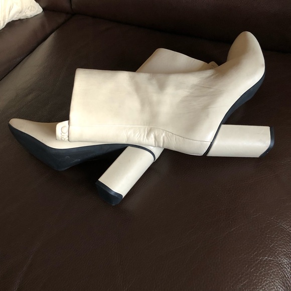 Sarto Ivory Leather Heeled Boots - Picture 3 of 12